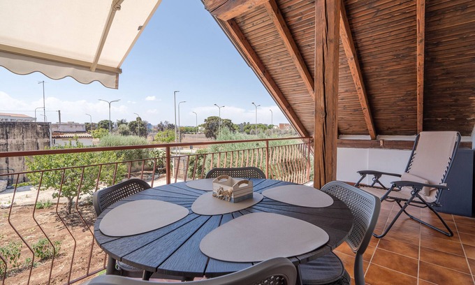 Tiche Appartement | Villa Segesta appartement de vacances avec terrasse, WiFi et climatisation
