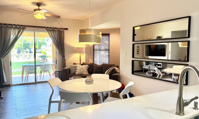 Candelero Abajo Villa | VILLA SERENE dans le complexe exclusif de front de mer