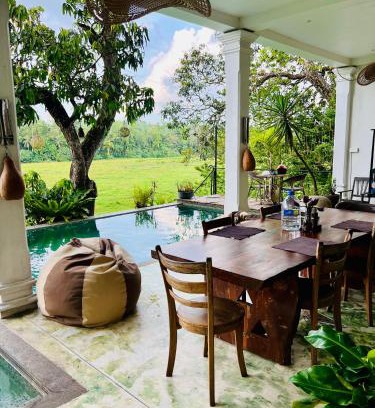 Kaduruduwa Maison | Villa Seven Faces-Luxury Escape,Stunning Views with Private pool for a Couple or family!