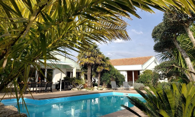 Nieul-sur-Mer Maison | Villa Seychelles , piscine, jardin tropical, terrasse bois, et proche mer