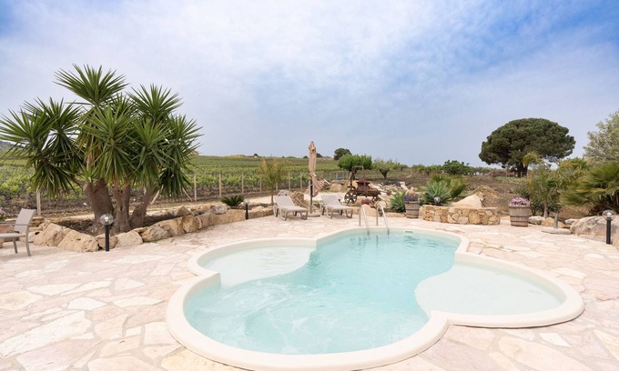 Buseto Palizzolo Villa | Villa 'Siciliana' avec piscine privée, vue sur les montagnes, Wi-Fi et climatisation