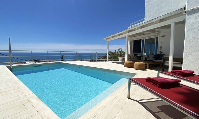 Sitges Villa | Villa Sitges Altavista. Vue impressionnante. Plage à 10 min à pied. + ensoleilée