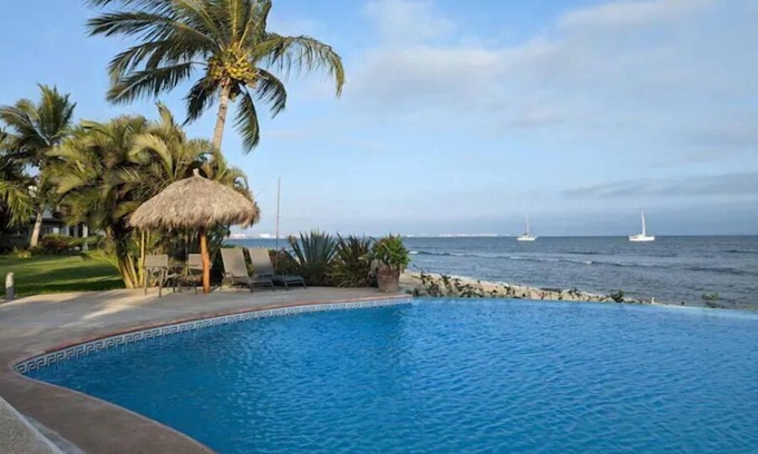 Tepic Maison | Villa Sofia - Une retraite paisible océan avant!