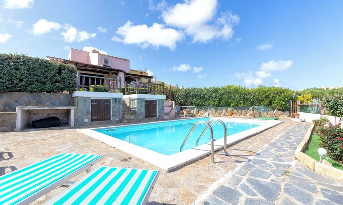 Punta De Su Turrione Villa | Villa "Sofia" avec vue sur les montagnes, Wi-Fi et climatisation