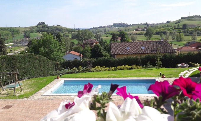 Montaldo Scarampi Maison | Villa Sofia avec piscine et jardin Piémont UNESCO