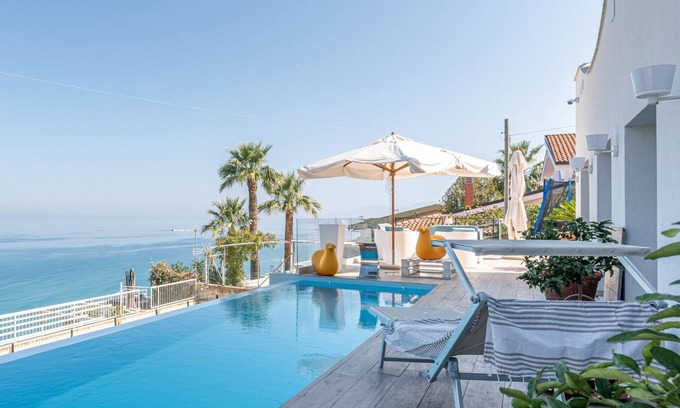 Torre Colonna-sperone Appartement | Villa Sole by Wonderful Italy - Alicudi con Piscina