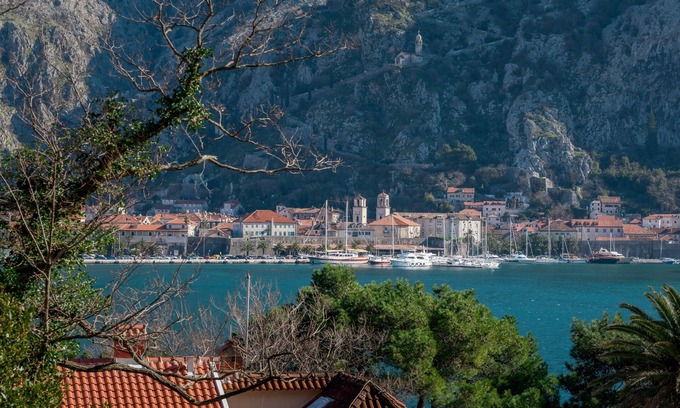 Skaljari Villa | Villa Splendour in the city center with great view and outdoor pool