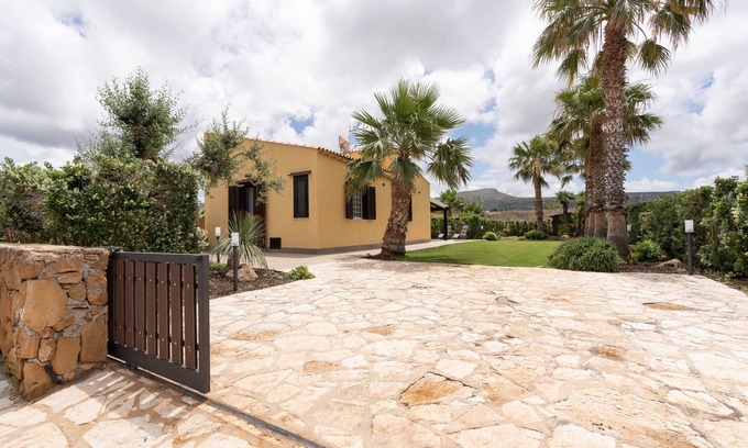 Custonaci Villa | Villa "Summer Spritz" près de la plage avec vue sur les montagnes, Wi-Fi