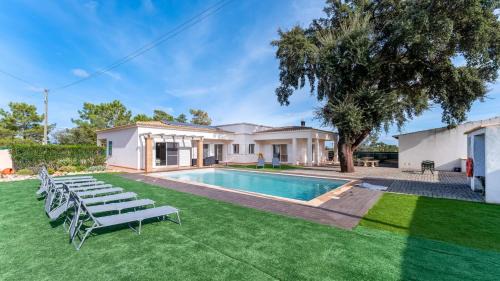 Silves Maison | Villa Sundays With Pool by LovelyStay
