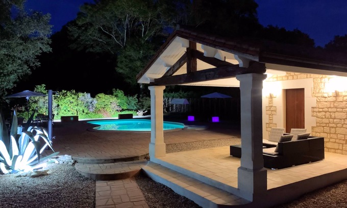Lesterps Villa | Villa TagiBao avec piscine chauffée et SPA