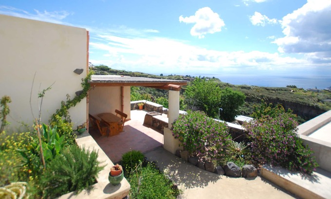 Pianoconte Maison | villa Terasia santa margherita lipari