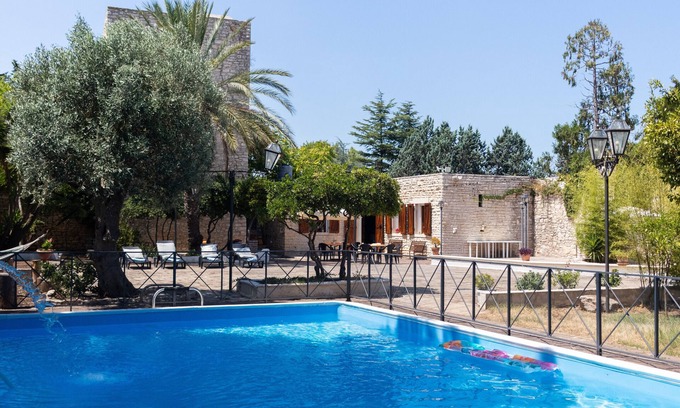 Molfetta Villa | Villa 'Torre Cappavecchia' avec piscine privée, terrasse privée et climatisation