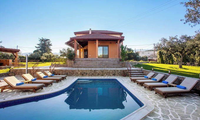 Alikanas Villa | Villa 'Totta' avec piscine privée, Wi-Fi et climatisation.