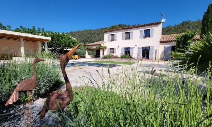 Le Luc Lit Et Petit-Déjeuner | Villa Tropez Chambres d'hôtes