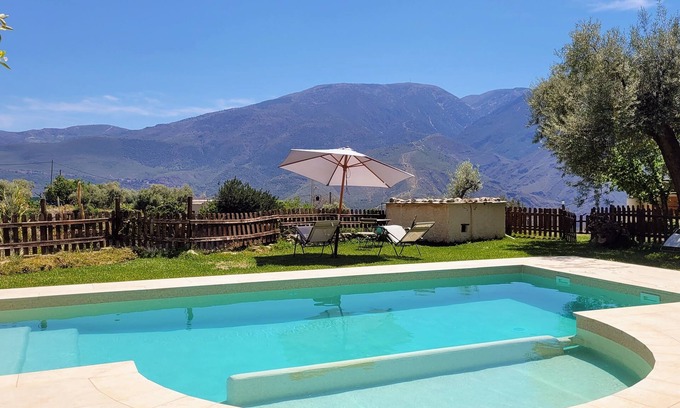 Orgiva Maison | Maison Campagne Niveau Calme Détente Spacieuse Eco-Propriété Sécuritaire Enfant