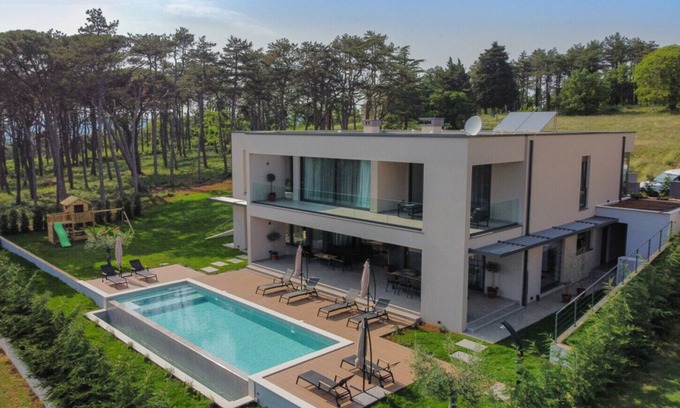Martinski Villa | Villa Valpinia for 8 people in Central Istria with indoor jacuzzi and sauna