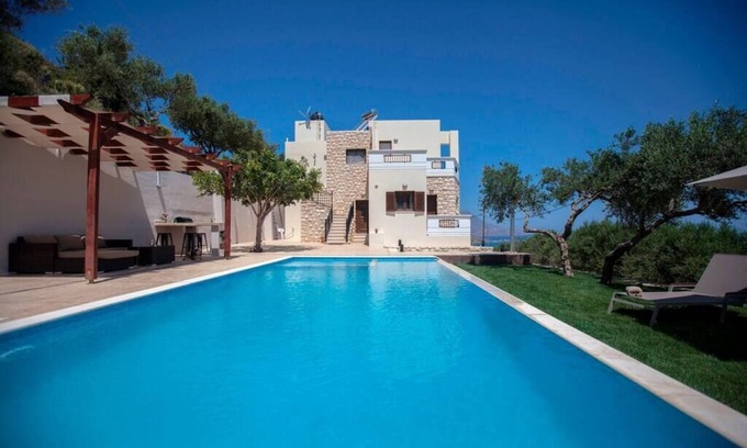 Kissamos Villa | Villa Veghera - Villa de vacances avec piscine à seulement 2 km de la plage de sable!