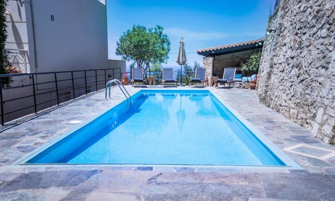 Roussospiti Appartement | Villa Ventus, 40sqm private pool & hot tub!