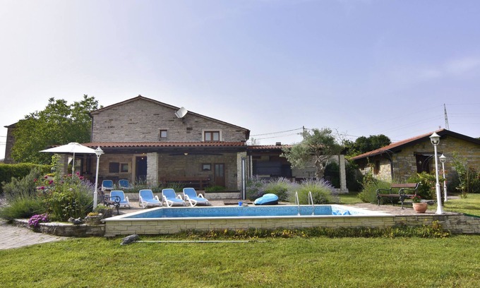Sveti Bartol Villa | Villa Anna Groznjan, charmante villa en pierre avec piscine chauffée
