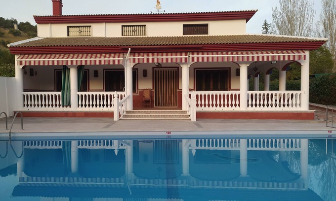 Priego de Cordoba Chalet De Ski | Villa Villa Frasquita, 12 personnes, piscine, tennis deport