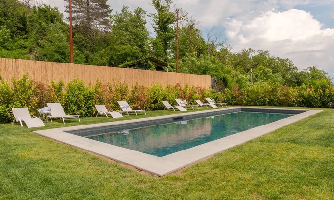 Tresana Maison | VILLA VIOLA 10Pax Large Pool A/C, BBQ, Private Chef, Wine tasting, near 5 Terre