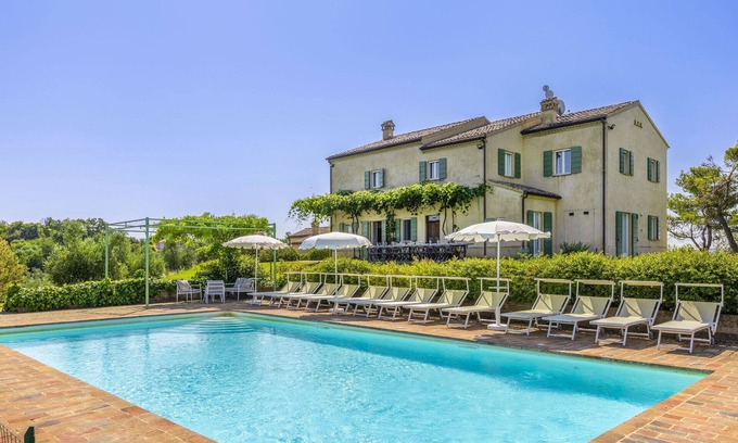Terre Roveresche Villa | Villa Vista Mare, une magnifique villa située au nord de la région des Marches, près de la côte adriatique.