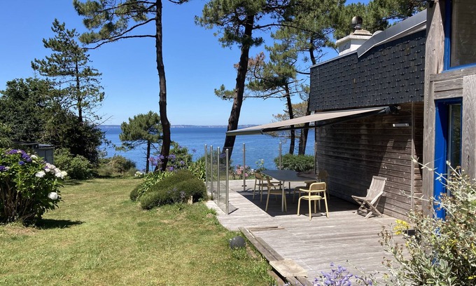 Poullan-sur-Mer Maison | Villa vue mer avec piscine