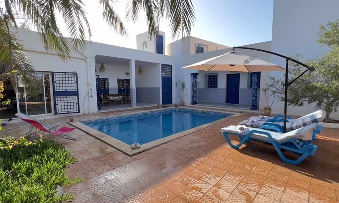 Guellala Villa | Villa avec piscine, à Er Riadh proche Djerba Hood capacité jusq 12 pers ok 🐕😺