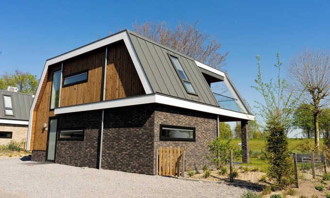 Biddinghuizen Maison | Villa with 5 bedrooms, traditional sauna and a garden