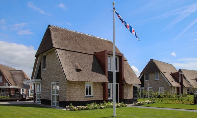 Delfstrahuizen Villa | Villa avec sauna א Tjeukemeer