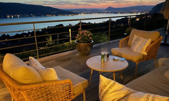 Veyrier-du-Lac Villa | Villa avec piscine chauffée et vue magnifique sur le lac d'Annecy