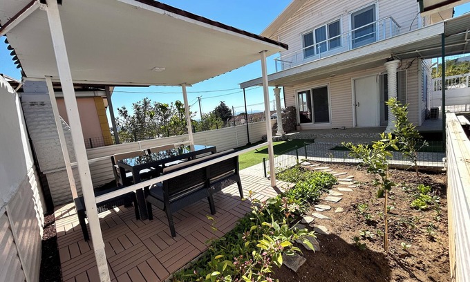 Karaoz Villa | Villa with Garden 5 min to Airport , 10 min to Optimum