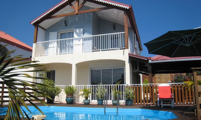Montvert-les Bas Villa | VILLA AVEC PISCINE CHAUFFEE TRES BIEN SITUEE