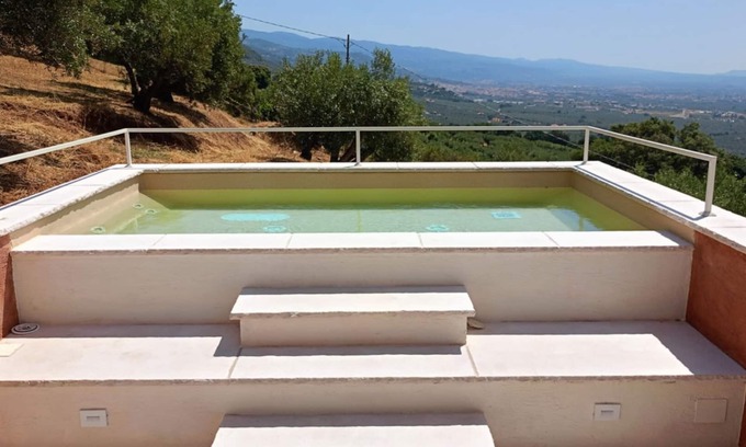 Lamezia Terme Maison | Villa with hot tub at only 6 km from the beach