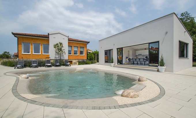 Nedescina Maison | Villa avec piscine hydromasagge. Enfants bienvenus.