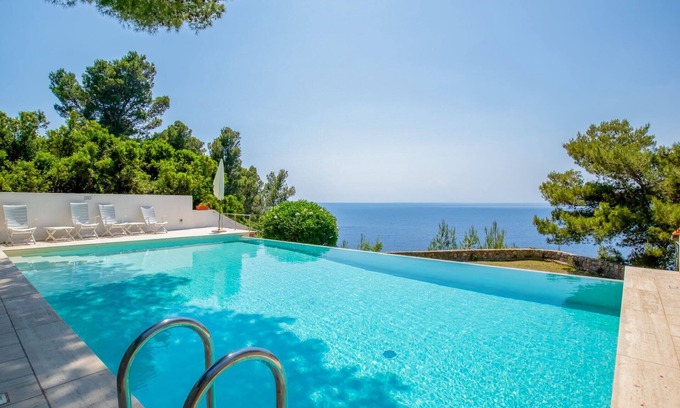 Madonna delle Grazie Villa | Villa avec accès à la mer et à la piscine à débordement