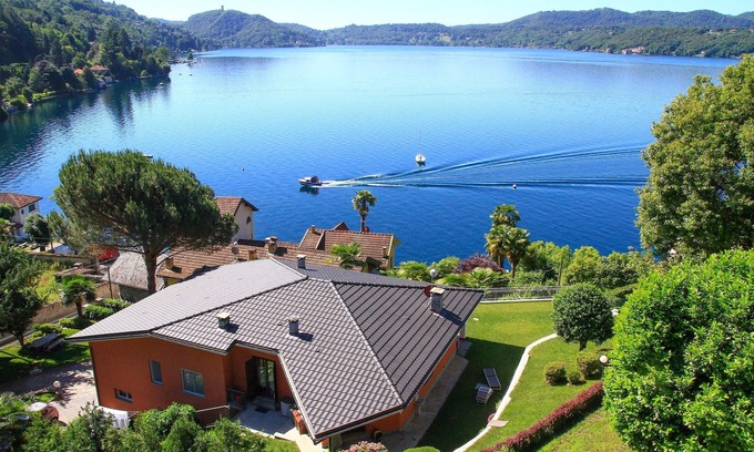 Orta San Giulio Villa | Villa avec grand jardin et belle vue sur le lac DU SAMEDI AU SAMEDI