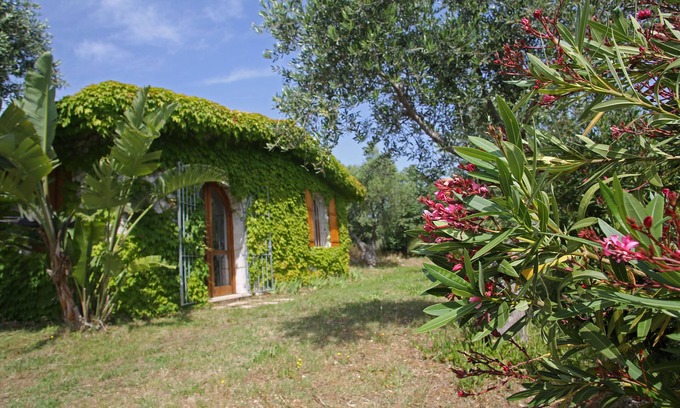 Vieste Villa | villa avec un grand jardin près de la mer pour 8 personnes