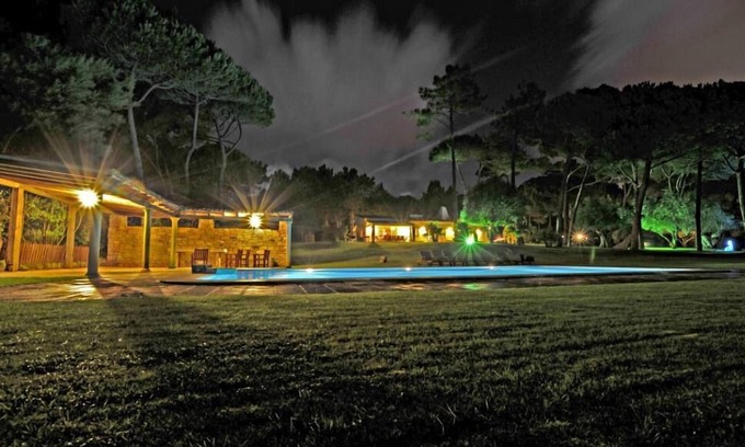 Azenhas do Mar Maison | VILLA AVEC PARC DE LUX, 8.000M2 de L'HERBE et GRAND PISCINE 7 x 14m COLARES SINTRA