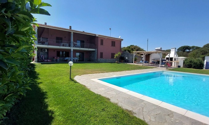 Aratena Villa | VILLA AVEC PISCINE A QUELQUES KM DE LA MER