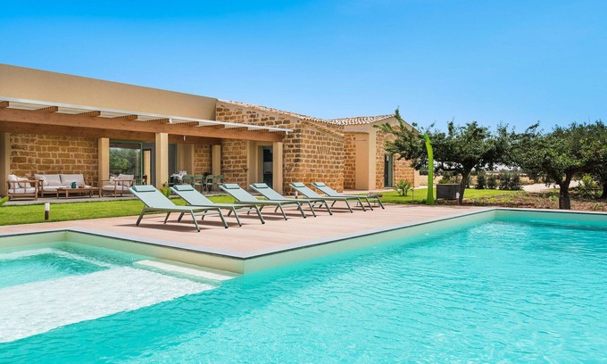Menfi Villa | Villa à Menfi avec 4 chambres à coucher, 8 couchages