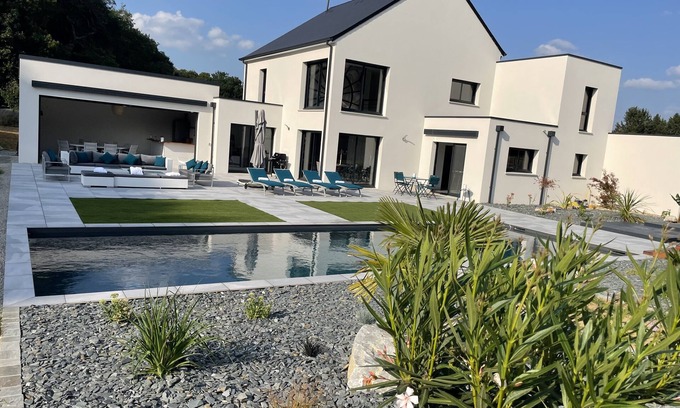 Change Villa | VILLA AVEC PISCINE ET SPA PROCHE CIRCUIT 24H LE MANS
