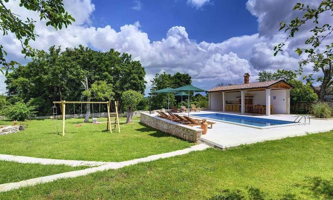 Rojnici Villa | Villa avec piscine et terrain de volley