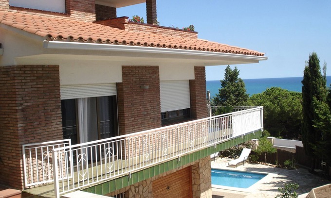 Canet de Mar Villa | VILLA AVEC PISCINE, À PROXIMITÉ DE LA PLAGE ET FANTASTIQUE VUES SUR LA MER.