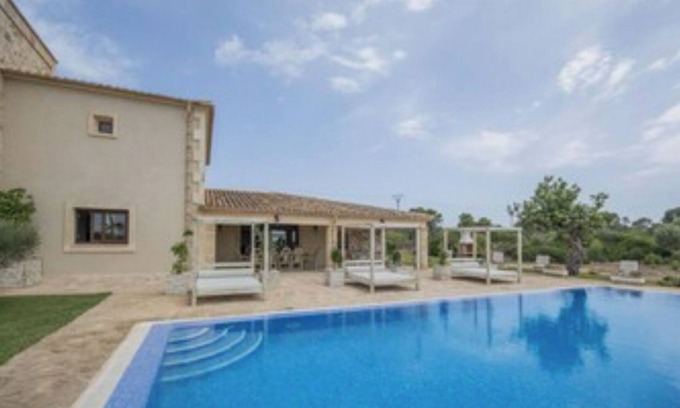 Es Palmer Chalet De Ski | Villa with pool in front of Es Trenc