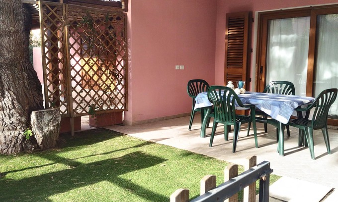 Porto Pino Maison | VILLA WITH PRIVATE GARDEN NEAR THE SEA