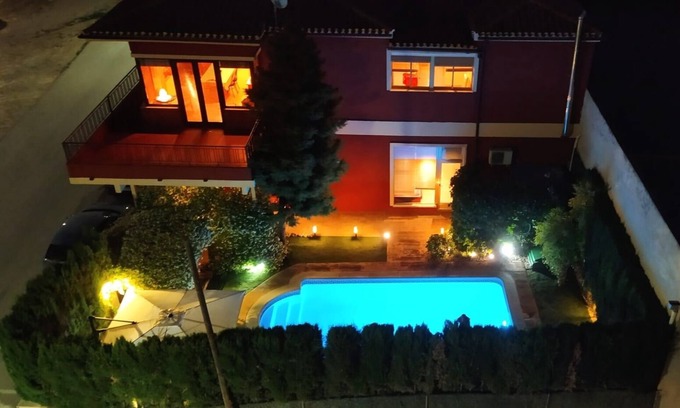 Biar Chalet De Ski | Villa with private garden and pool, air conditioning, heating and fireplace