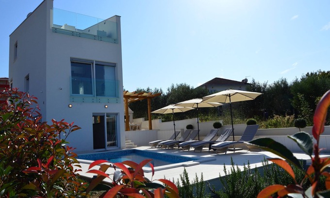 Okrug Gornji Villa | 'Villa avec piscine privée et vue sur la mer - Villa Leona
