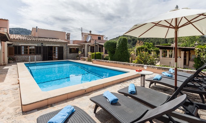 Pollensa Villa | Villa avec piscine privée et entouré de terres agricoles