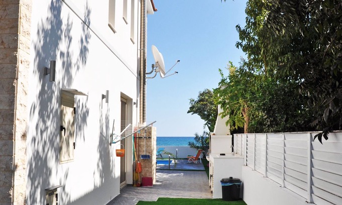 Mazotos Villa | Villa avec piscine privée By The Sea